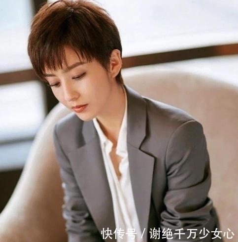 刘海|圆脸女生要尽量避开的4种发型:剪了会显脸大,别人看了害怕!