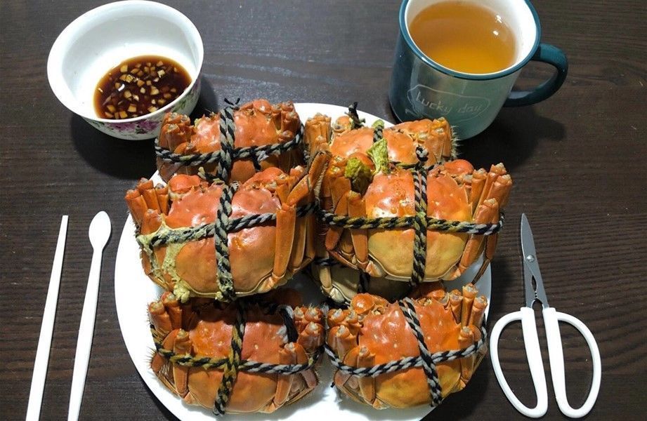 蟹黄|蒸大闸蟹时，直接上锅蒸就废了，多加这1步，蟹肉鲜嫩入味不流黄