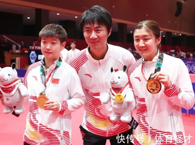 黄海诚|黄海诚、陈玘陪孙颖莎训练,刘国梁放弃2人后,如今终于得到补偿