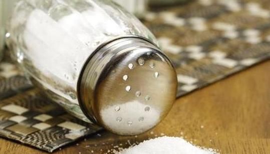 医生|高血压少吃盐就行,不用忌口?医生怒道:3种食物一口都不能碰!