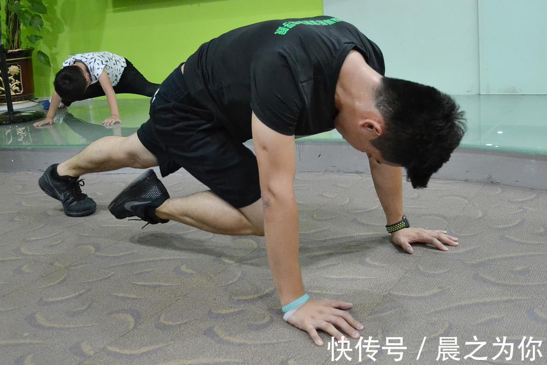 美女|韩国美女健身教练,练就丰满好身材,坚持运动或是关键