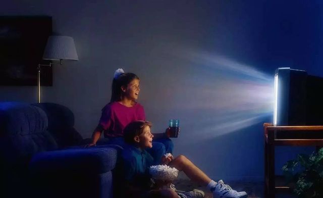 父母|不自律是孩子的本能,不要指望孩子自觉,聪明父母有意培养他自律