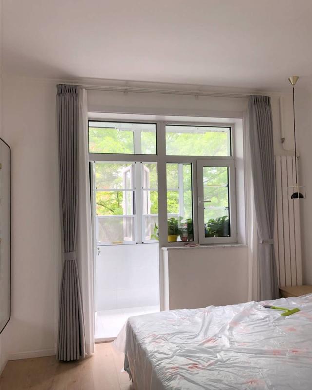 罗马杆|越来越多人挂窗帘不用罗马杆了,现在流行装这种,简洁美观又实用