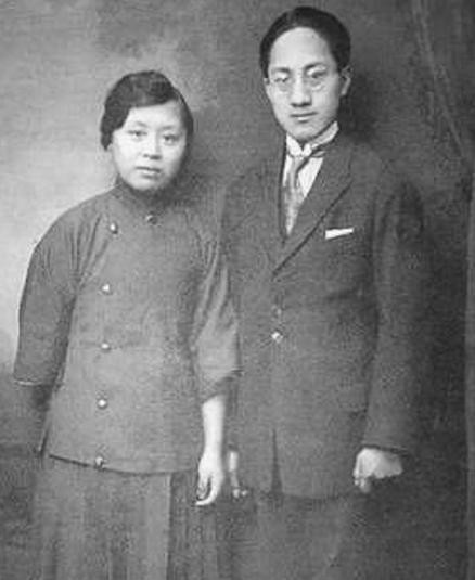 徐志摩|民国最宠妹妹的哥哥,她裹脚时喊痛,他:不裹了,嫁不出去我养