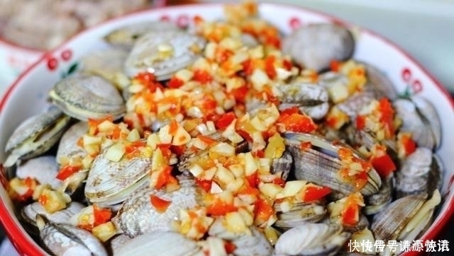 营养|一家三口的晚餐,4道家常菜荤素搭配,开胃又下饭,好吃又营养