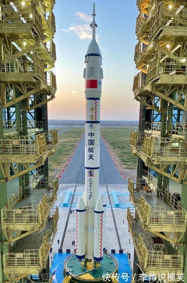 新太空三人组将出差6个月,网友@春晚: