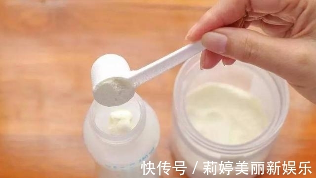 奶粉|印度女婴因父母没钱买奶粉,喝咖啡长大令人惊奇,现在过得如何?