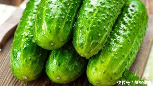 饭店48元的凉拌黄瓜,原来多加了这2步,学会做给家人吃,太香了