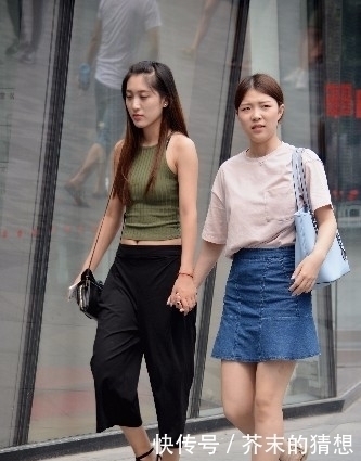 搭配|街拍:你和闺蜜逛街,一定要搭配一下,这不是有心机