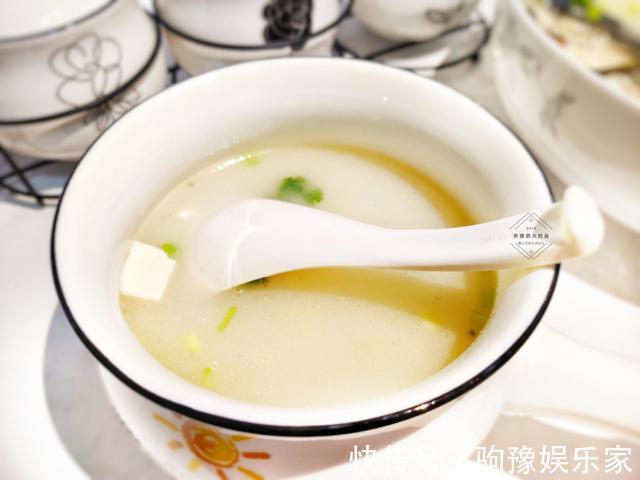 鱼身|鲫鱼汤怎么才能炖出牛奶白?原来下锅时间有讲究,做对了汤白味浓