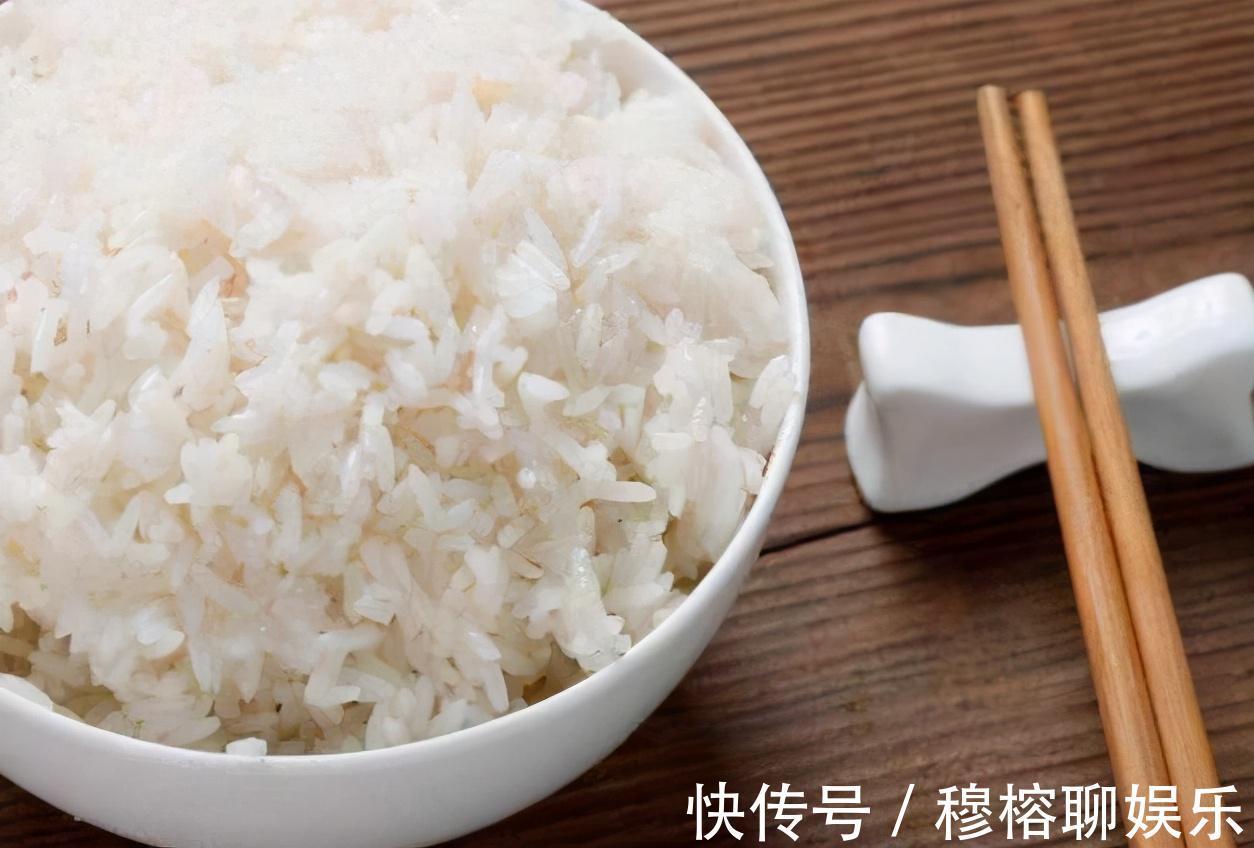 松软|蒸米饭，淘米后不要直接加水！牢记6点，米饭松软清甜，喷喷香