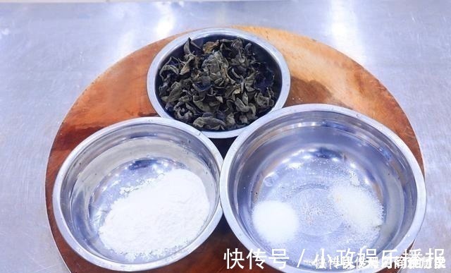 干木耳|泡木耳只加水就错了,饭店常加这2样,2分钟泡开、木耳又大又软