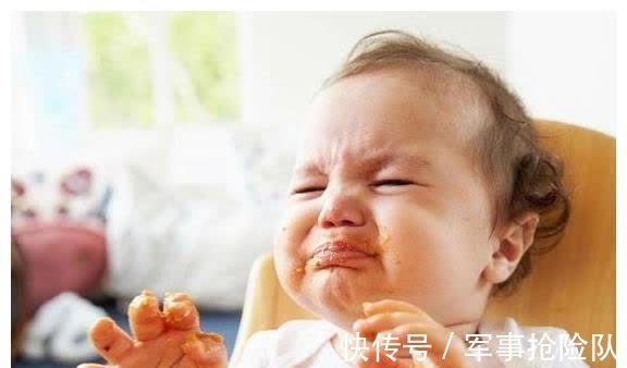 进食|宝宝两岁前,要多吃一些“手指食物”,不然可能耽误他们的发育哦