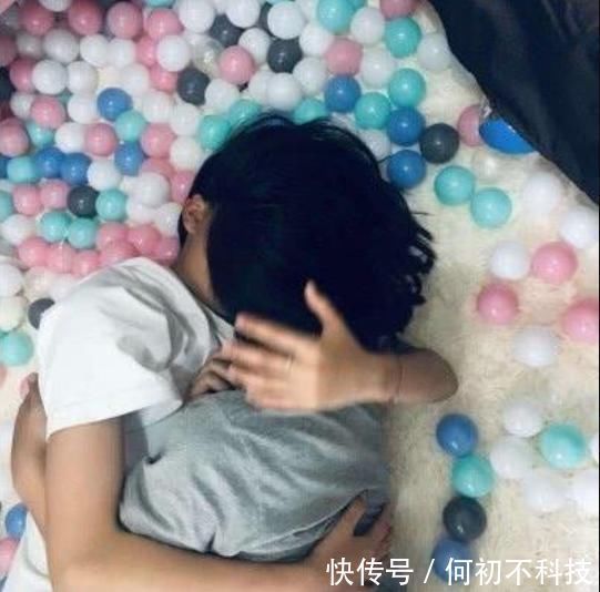 唐昊|第一次带女友回家,妈妈不敲门就“闯进房间”,毁掉了孩子的一生