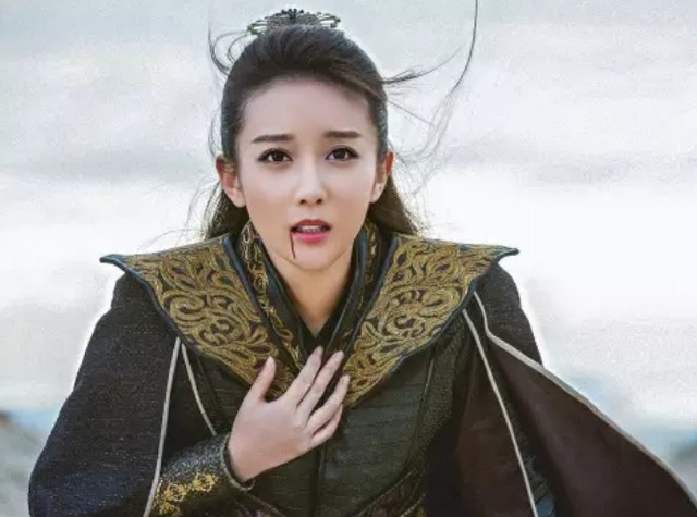 她原是《非誠勿擾》的觀眾,因長得美被星探發(fā)掘,搖身一變成演員