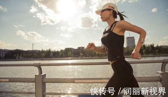 动作|女性每晚睡前坚持“靠墙抬腿”，会有什么好事发生有4大好处