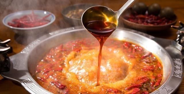 甘油三酯偏高忌2物,吃2果,喝1水,血管也许干净不堵塞