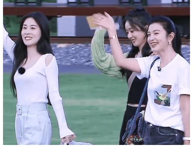 中餐厅5|《中餐厅5》新一期嘉宾太惊喜！赵丽颖再度回归，黄晓明：妈呀