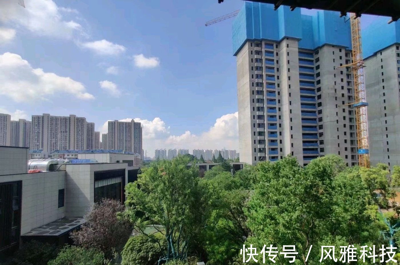 春江天玺|龙湖·春江天玺好不好?置业顾问从项目现场发回新组图