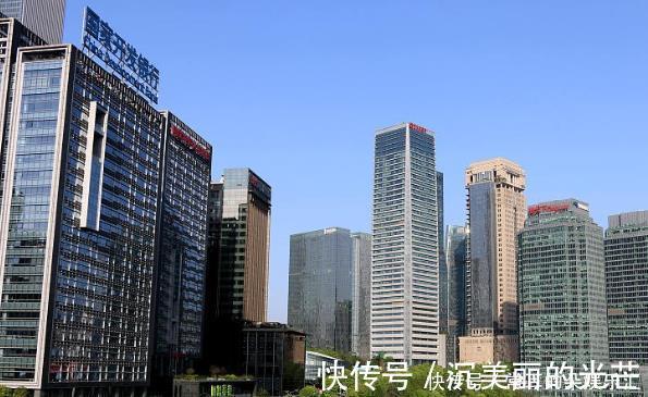 债务危机|如果房价“死扛不降”,未来会怎么样?答案其实很简单!