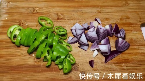 蛋黄|鸡蛋教你吃出烤串的味道，一顿做8个都吃不够，上桌比肉都抢手