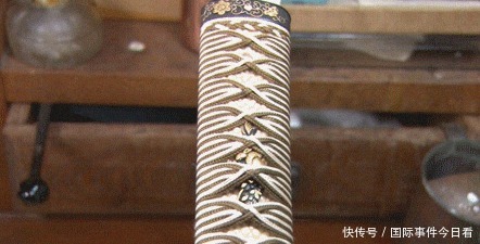 25岁成为“日本刀柄制作第一人”,日本小哥:我只是传承父亲的一身手艺罢了
