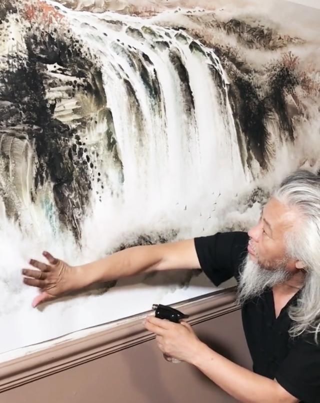 作画|他用“脸蛋”画画,6个月收获80万粉丝,网友:值了!