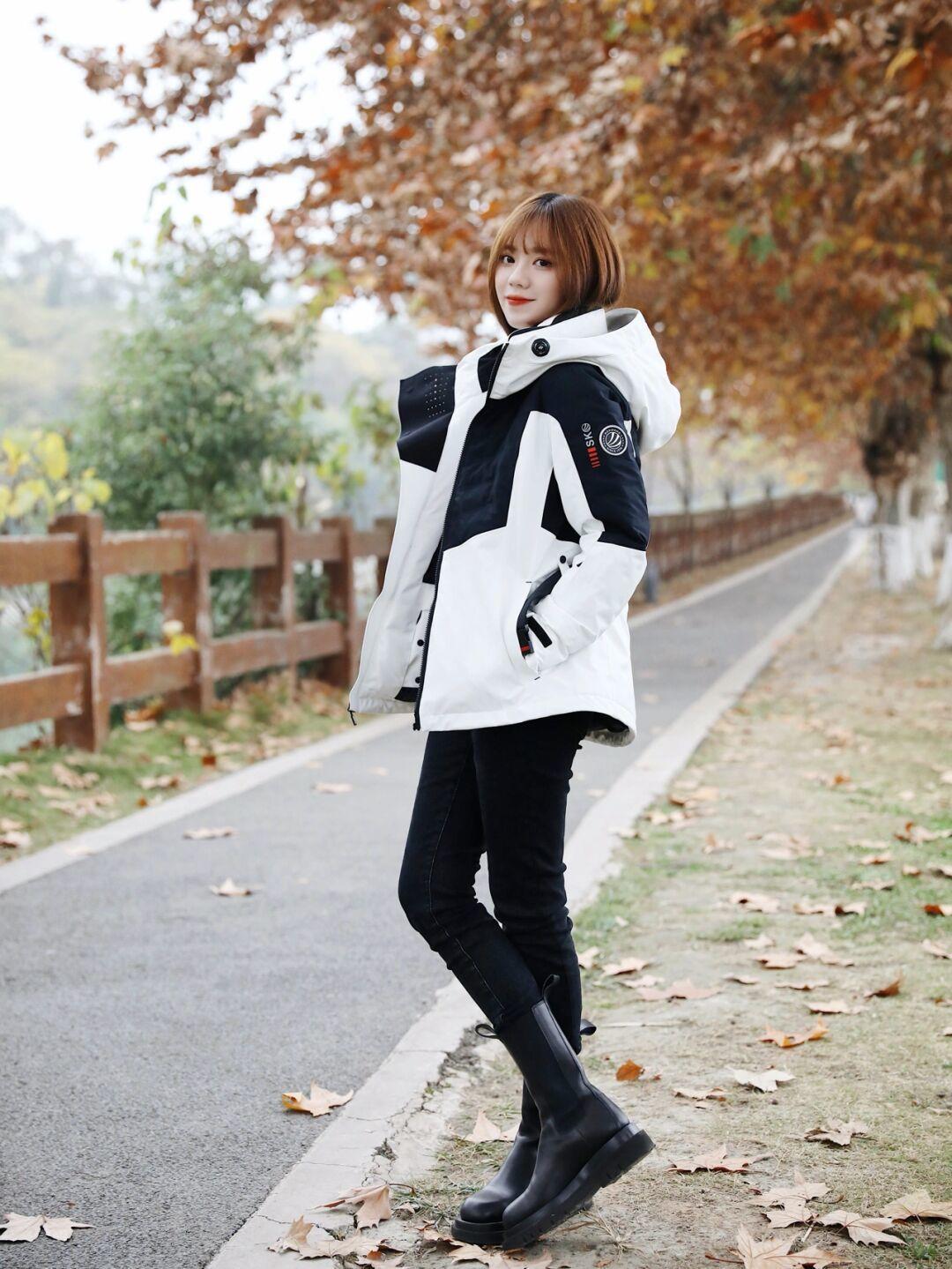 真正优雅的女人,冬季都穿“羽绒服”,这些造型适合普通人借鉴