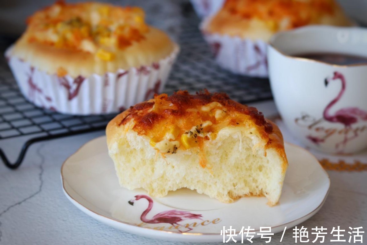 面包|轻松上手的玉米肉松小面包,配料丰富,美味健康