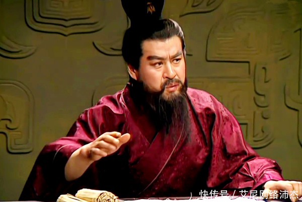 兵力|官渡之战中为何曹操缺粮而袁绍不缺？因为袁绍比曹操更擅长断粮草