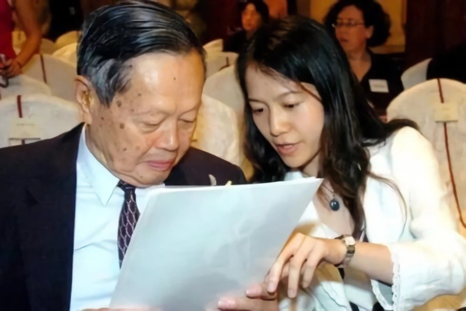 高材生|在华为任职的高材生,大多都是来自哪个学校的?是清华还是北大?