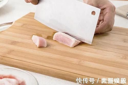 惹的祸|一岁男童体内查出多条活虫,医生提醒:都是家长这个习惯惹的祸