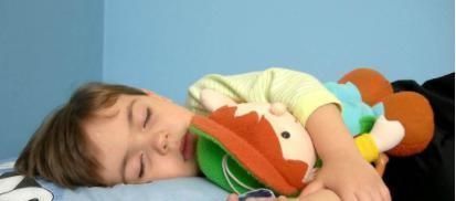 深度睡眠|孩子身高损失8公分,宝妈带娃就医,竟然是“午睡”惹的祸