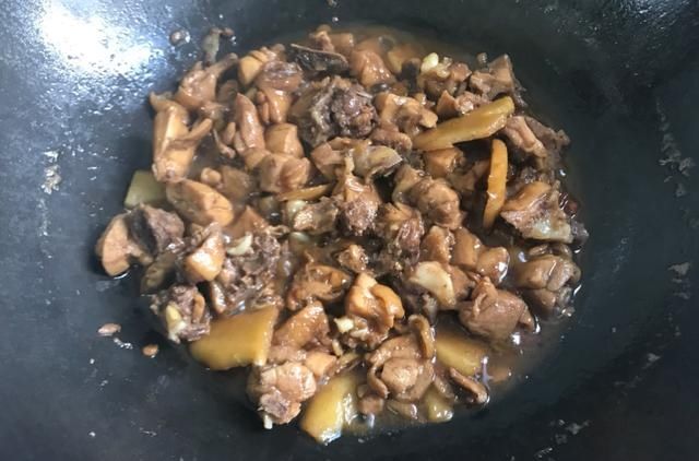 鴨肉|開胃簡單的子姜燜雞腿，營養(yǎng)開胃，夏季吃正合適