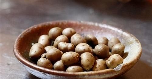 女性不想老太快，常吃3种食物，营养丰富，滋养身体，增强抵抗力