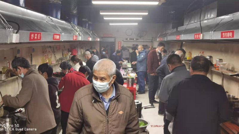 Qing調(diào)查丨醫(yī)院旁現(xiàn)抗癌“共享廚房” 店主：不賺錢，但想再開一家