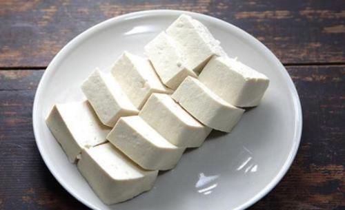 不粘锅|煎豆腐,直接下锅就错了!多做2步,外焦里嫩,不粘锅不掉皮,香