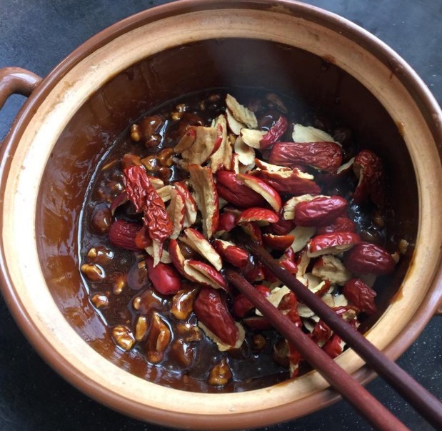 燕窝|子宫光滑的女人，喜欢常吃4种食物，补气血、祛湿气，子宫更干净