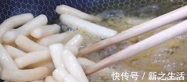 过年吃的零食江米条,不用买,在家自己做,香甜又酥脆,过年必备