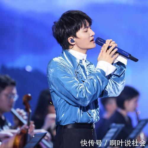 受益者|818晚會周深唱功被贊,INTO1和TH9拼造型,卜凡成為受益者