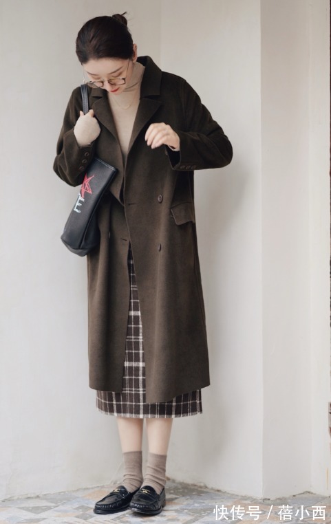 毛衣|时尚达人现在穿的鞋子不再是小白鞋,而是乐福鞋,简约高级有气质