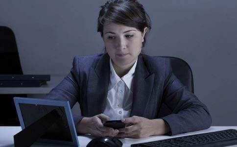 甲狀腺|(zhì)傷害甲狀腺的5個(gè)壞習(xí)慣，很多女人改不了，不想結(jié)節(jié)變嚴(yán)重了解下