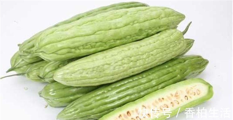 延缓衰老|女性过了40岁,推荐4种食物,清热排毒,润肤抗衰,好处多多