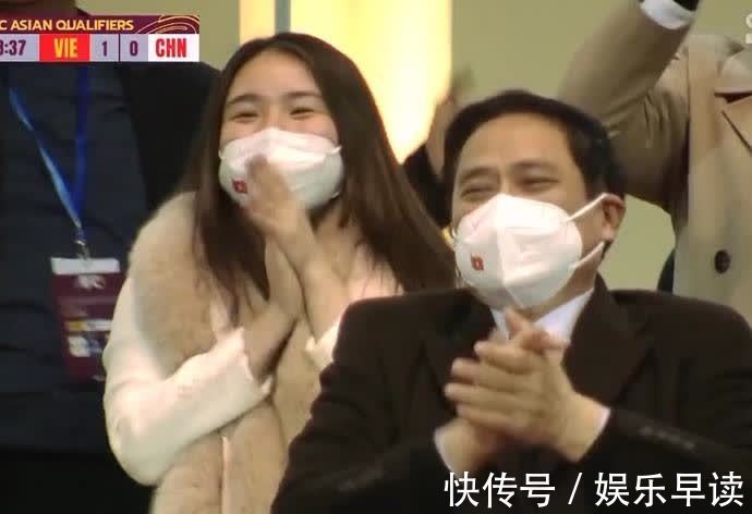 红包|国足退场,越南却故意在场边发大红包!600万没了还得看别人领奖