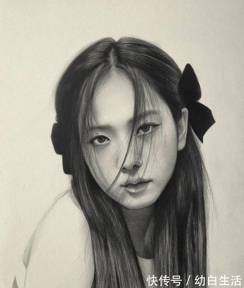 手绘$总被怼素描画得像头盔,瞧她用自动铅笔画,笔笔都是功力,厉害了!