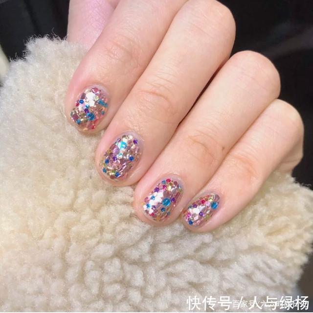 指甲|近期超火的韩系亮片美甲分享,闪闪惹人爱,换上你就是最亮的仔!