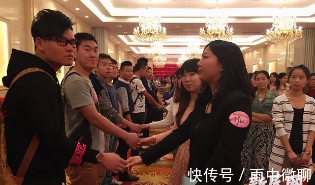 下岗|离开《老娘舅》的柏万青，下岗再就业变身红娘组织相亲活动