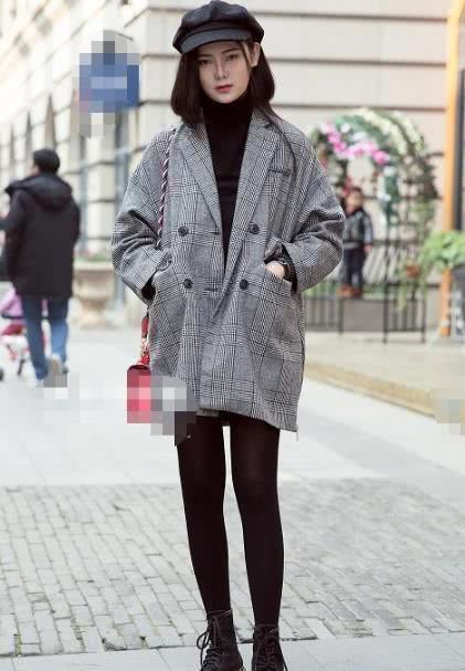 好看|街拍时尚小姐姐一身打扮真有气质,小姐姐这样搭配超好看
