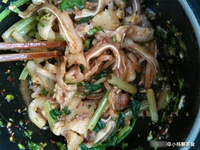 鸡腿肉|猪耳拌黄瓜和香油鸡的家常做法，做法简答，味道特别棒