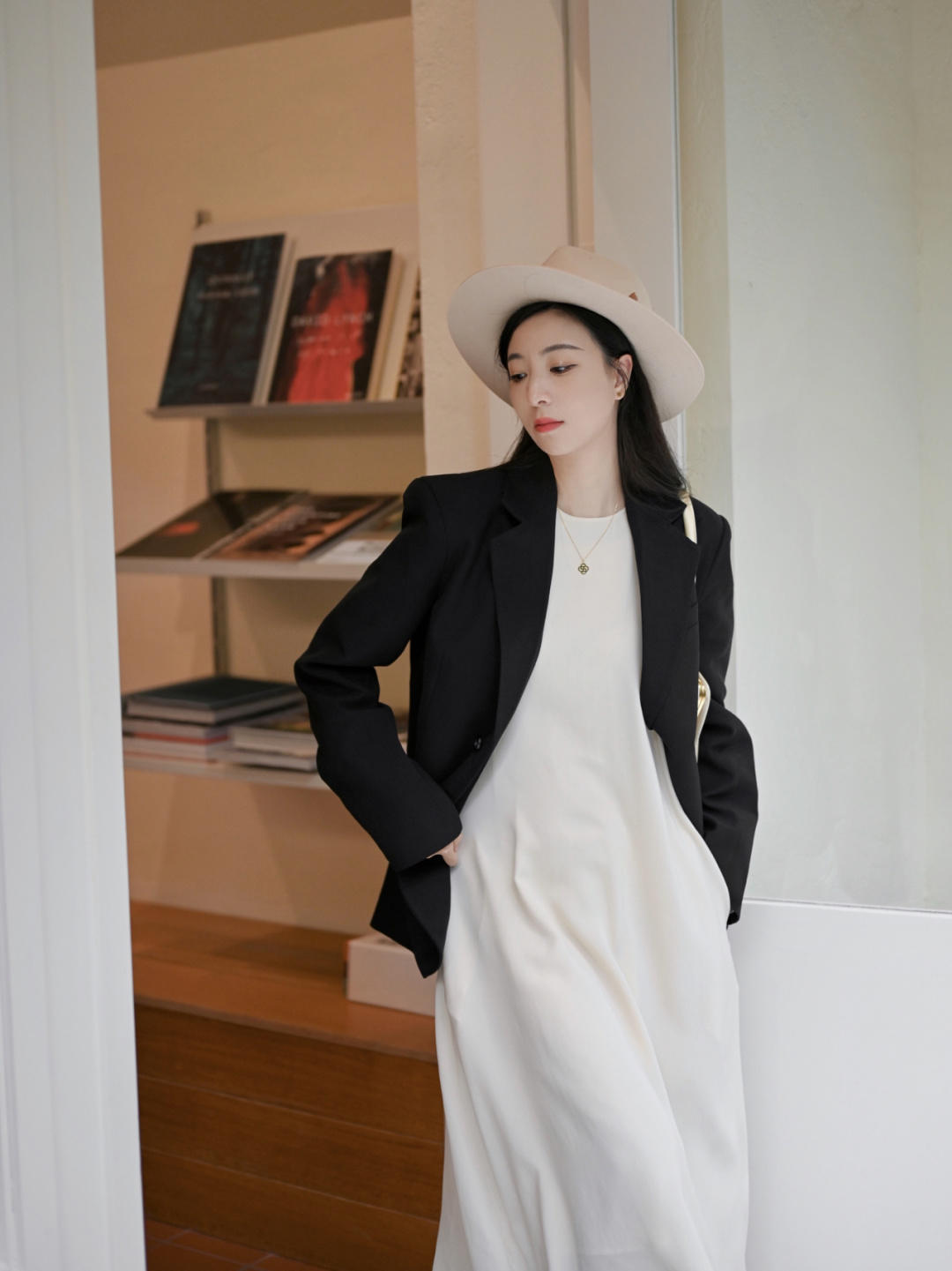 西装 黑白西装别乱穿,春天建议这样搭配,轻松打造非凡魅力